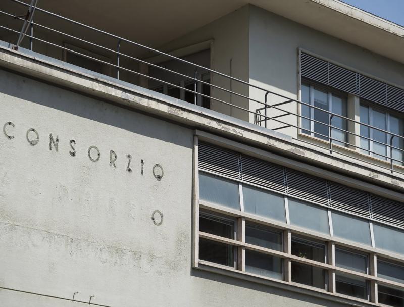 Dettaglio iscrizione facciata