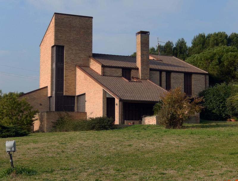 esterno, vista dal giardino