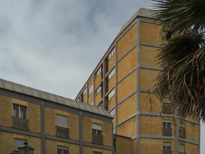 Palazzo INA, prospetto laterale