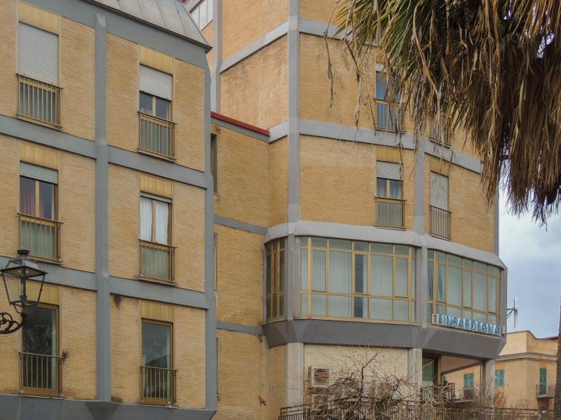 Palazzo INA, particolare del prospetto