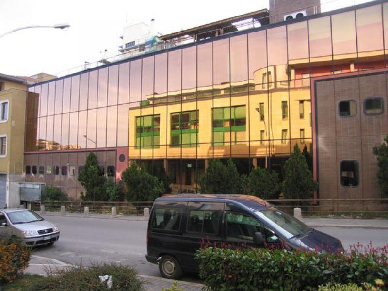 particolare facciata su via Crispi (2007)