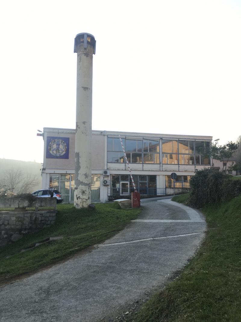 Contesto ambientale in corrispondenza del fronte nord est, con la ciminiera della ex centrale termica, 2019