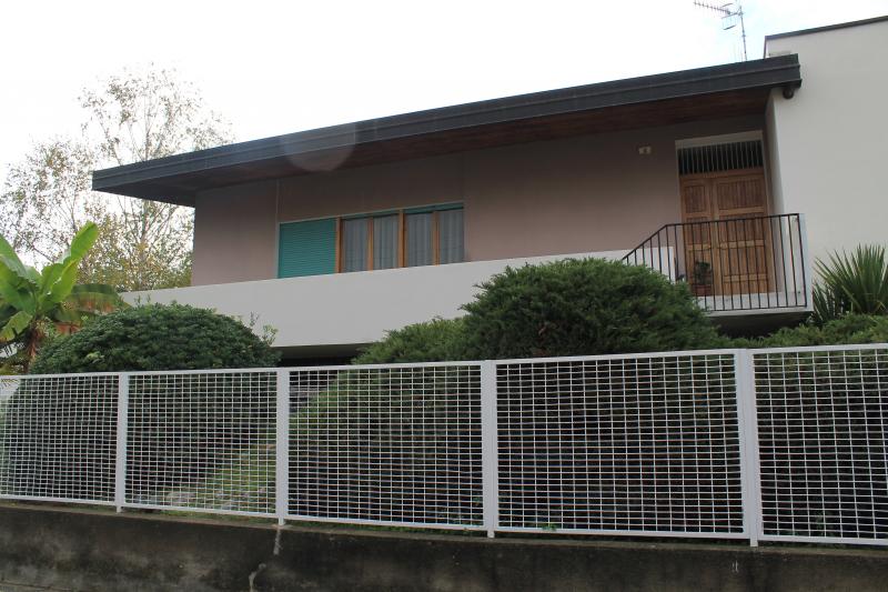 Fronte su strada, 2019