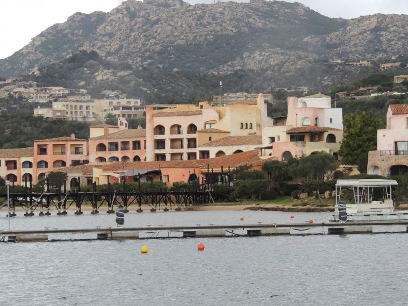Vista del complesso dalla cala