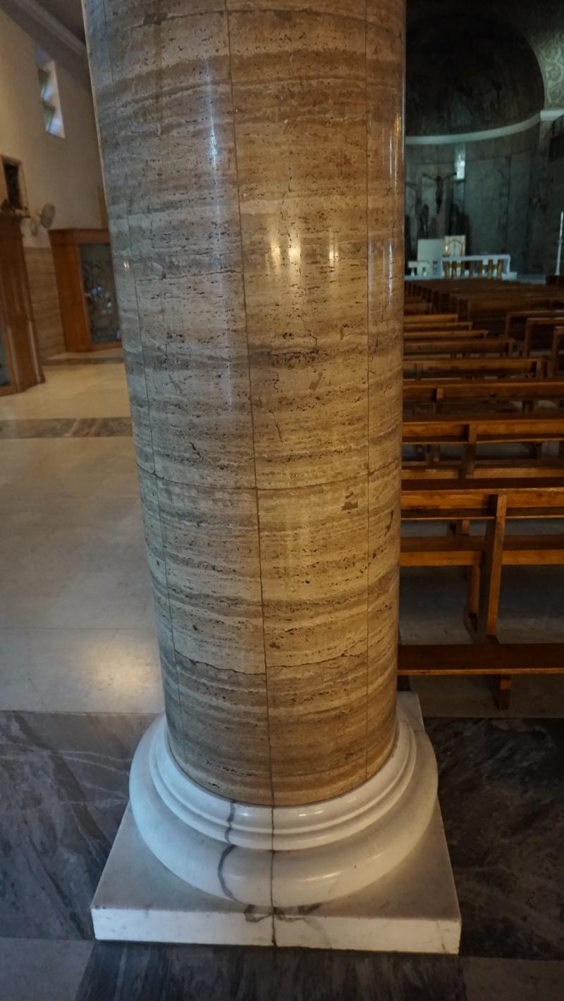 Particolare colonna e basamento