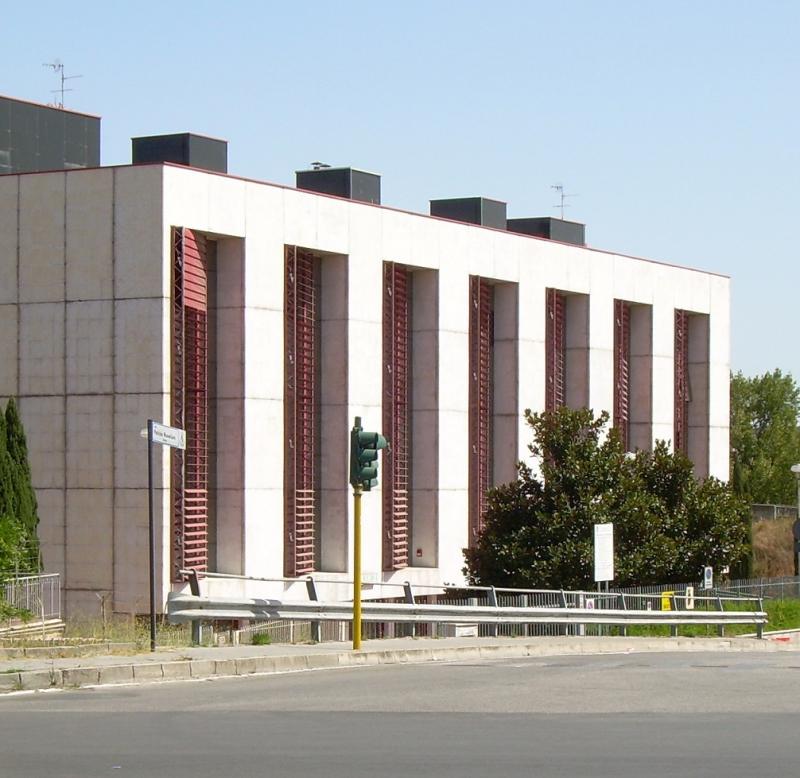 Il fronte principale dalla strada