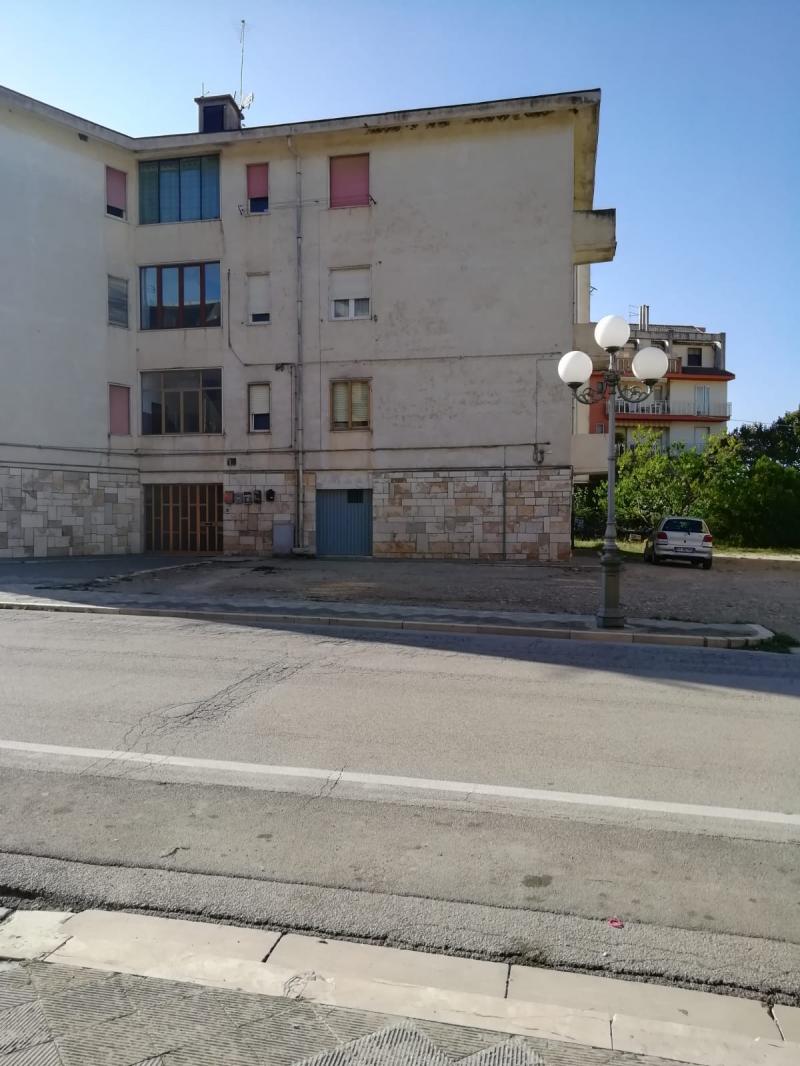 Fronte ovest su Corso Umberto I