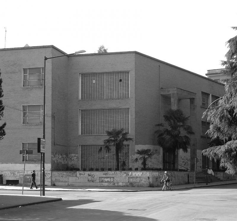 Vista dell’angolo tra le due ali dell’edificio