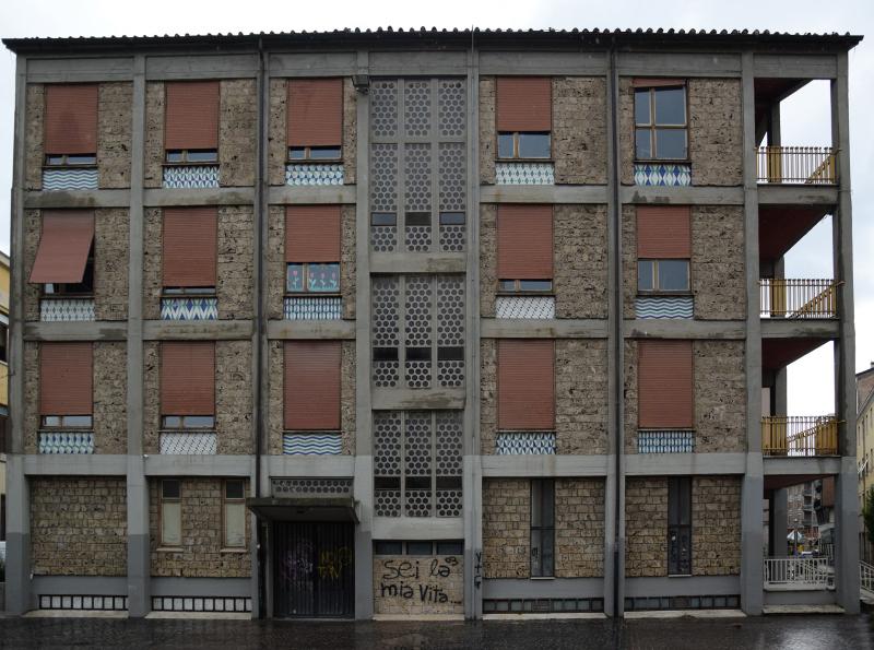 Prospetto su via Fratti