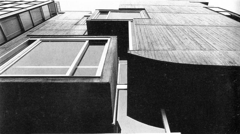 Particolare dei volumi in aggetto in facciata