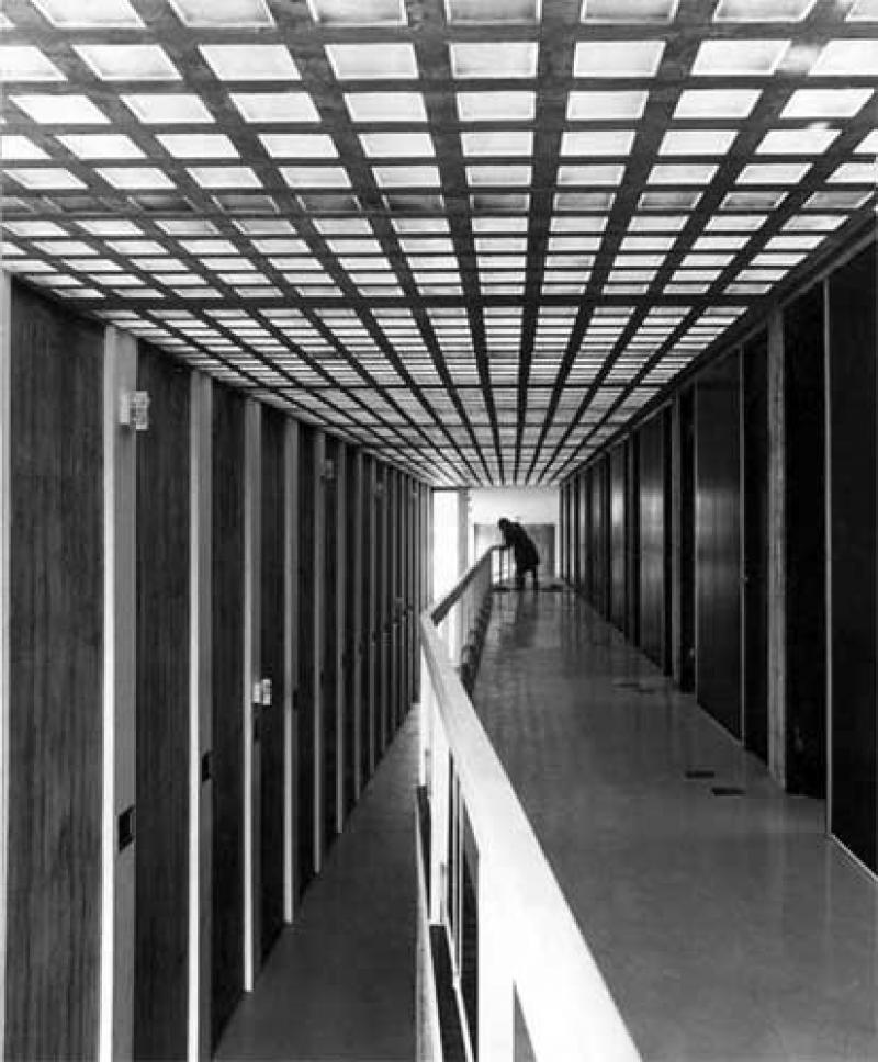 Interno, particolare del ballatoio