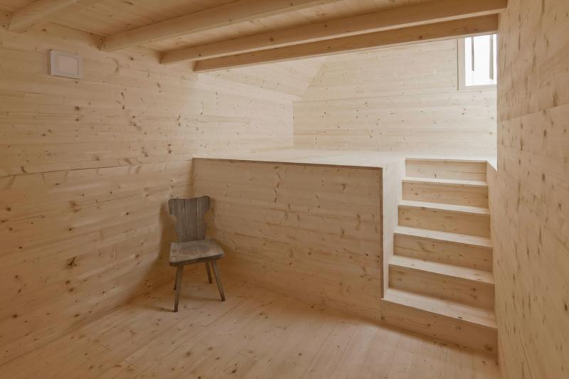 vista interna del bivacco