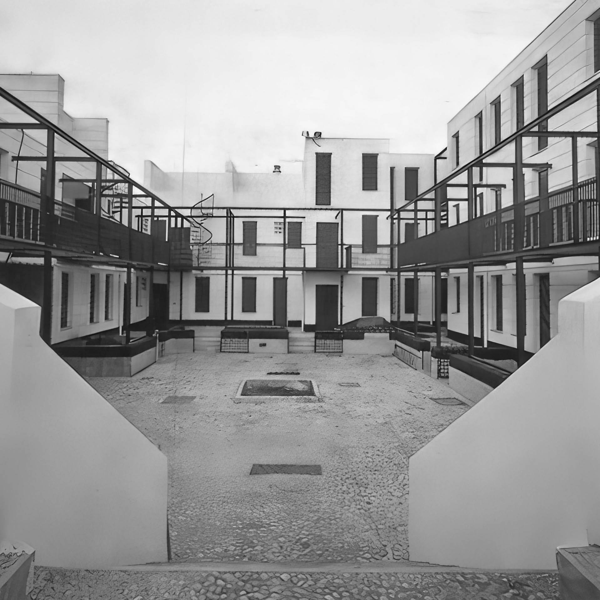 Veduta interna di una corte