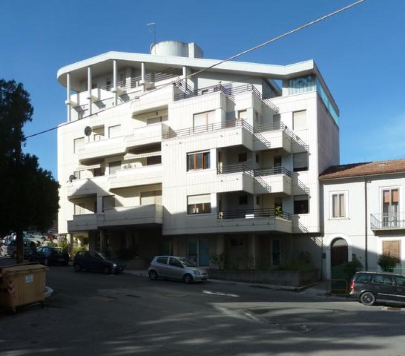 veduta facciata su via Conte Rosso  (2013)