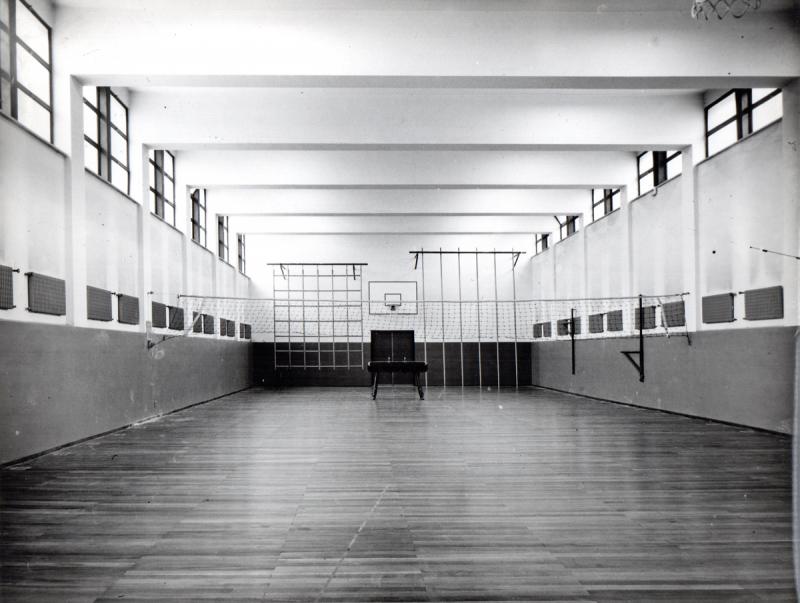 Interno, palestra, immagine d'epoca. Stampa fotografica b/n