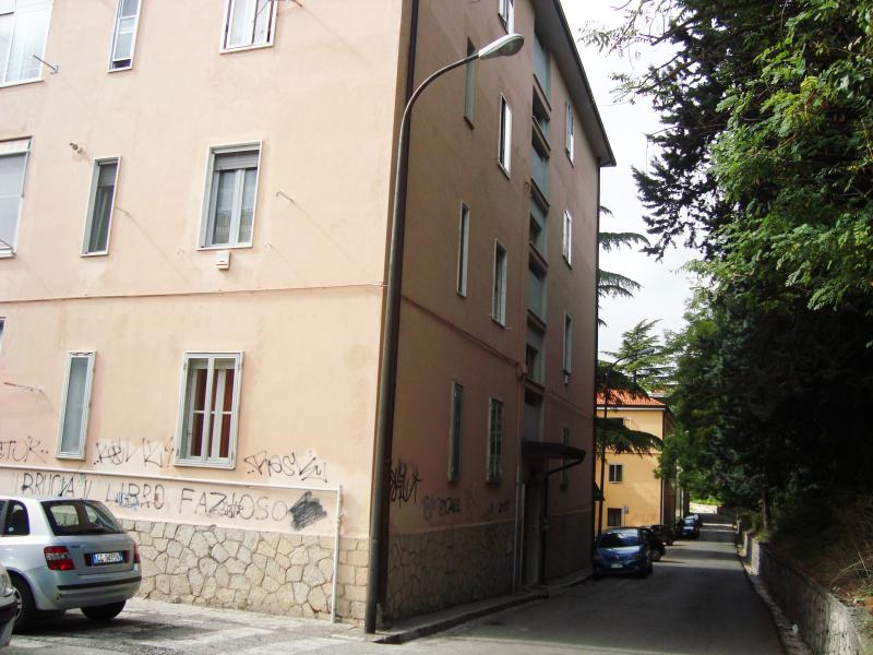 Vista edificio Via Lombardia