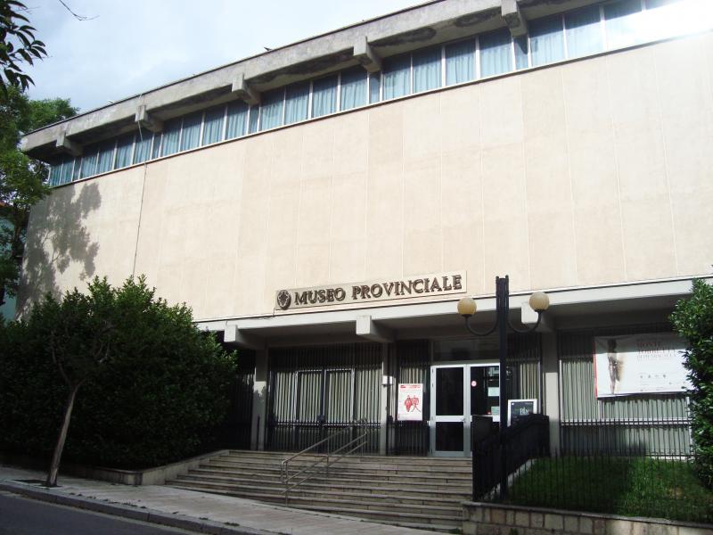 Fronte principale su Via Lazio