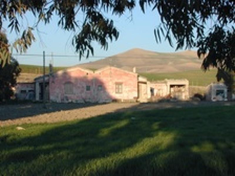 Vista edifici e pertinenze