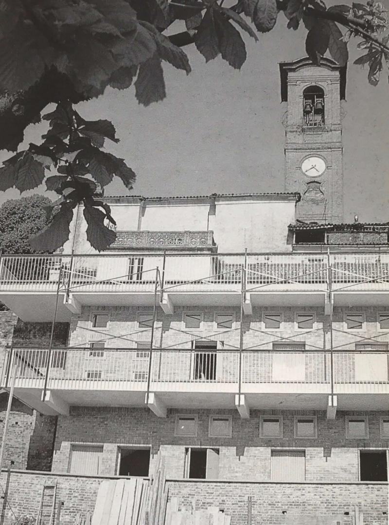 Dettaglio del fronte verso valle, anni Settanta 