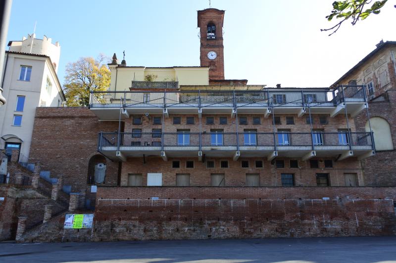 Vista del fronte principale da piazza Guglielmo Marconi, 2019