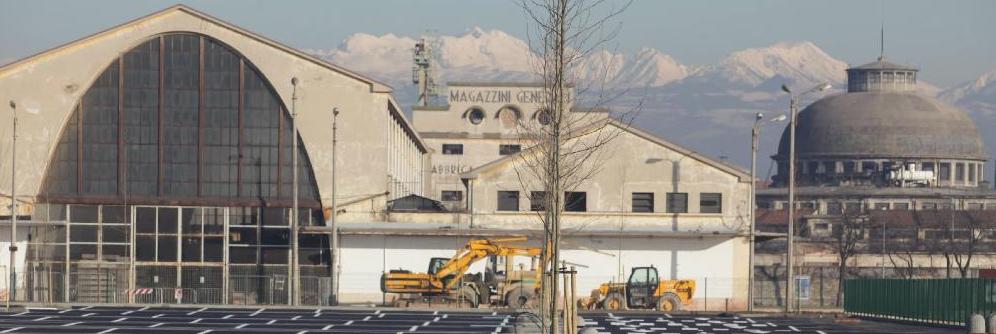 Veduta dell'area; in primo piano un paraboloide del Mercato Ortofrutticolo, sullo sfondo la 'rotonda'