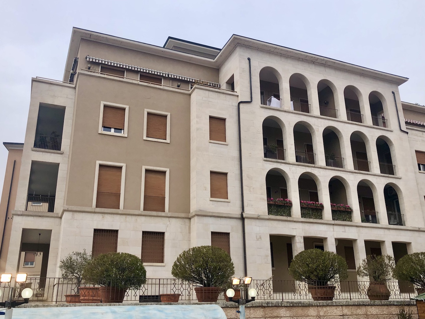 Prospetto est, parziale 