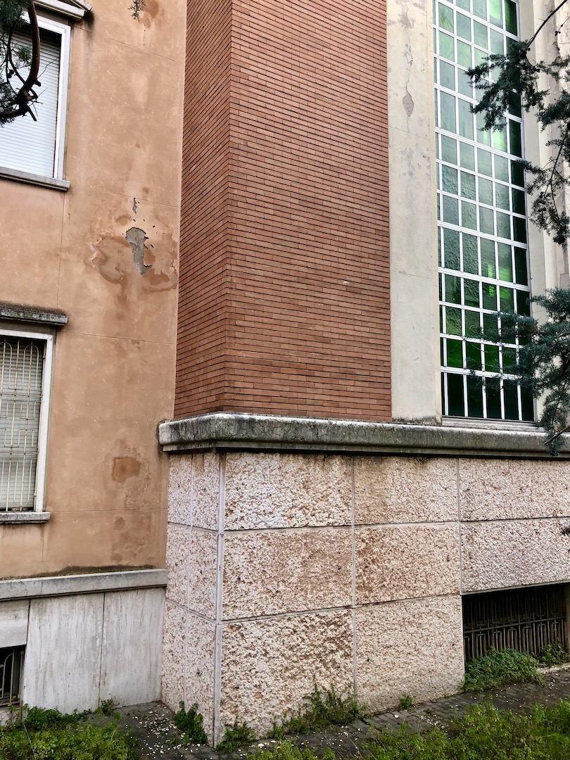 Prospetto ovest, dettaglio materiali di facciata