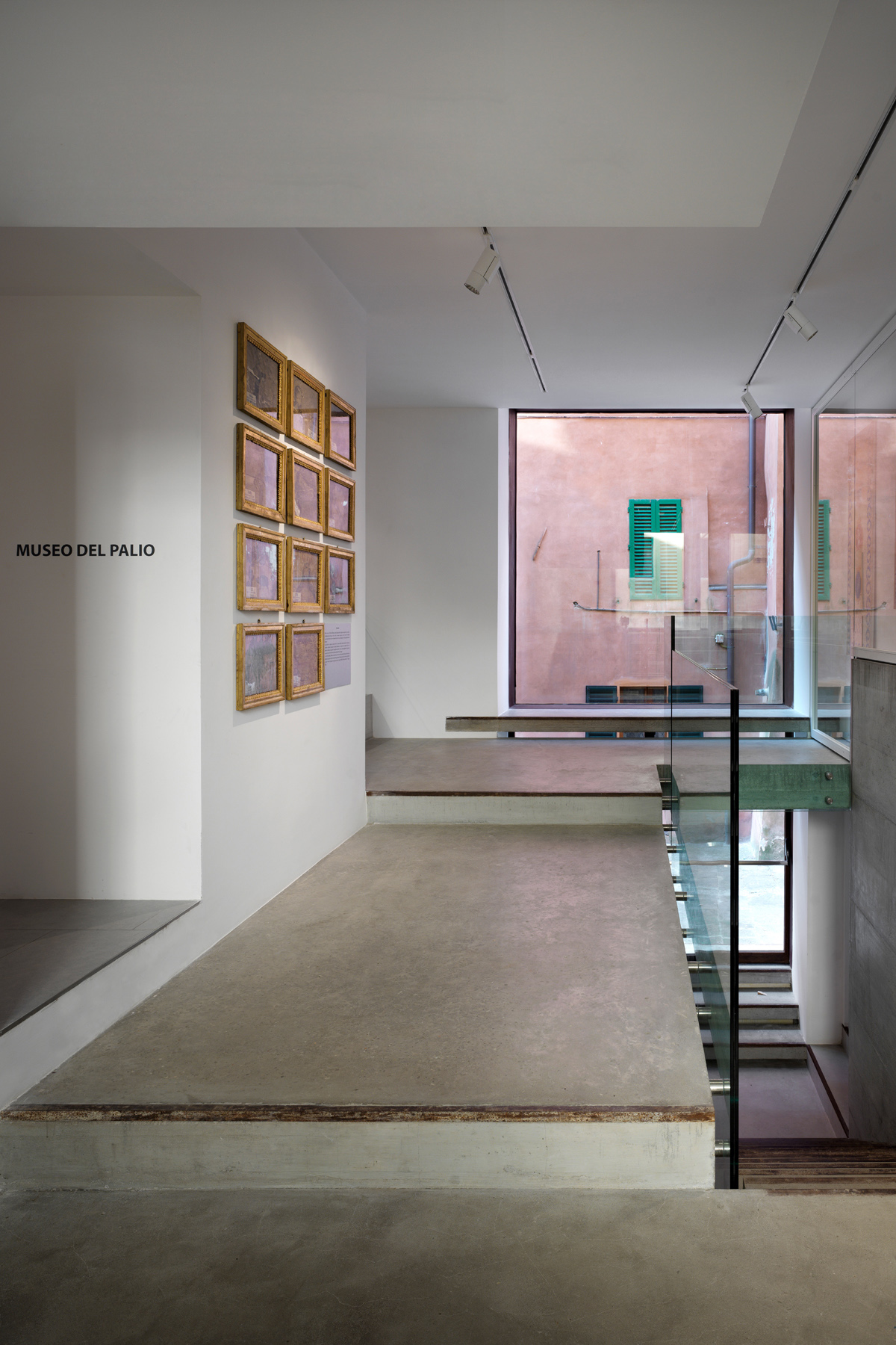 Interno della galleria