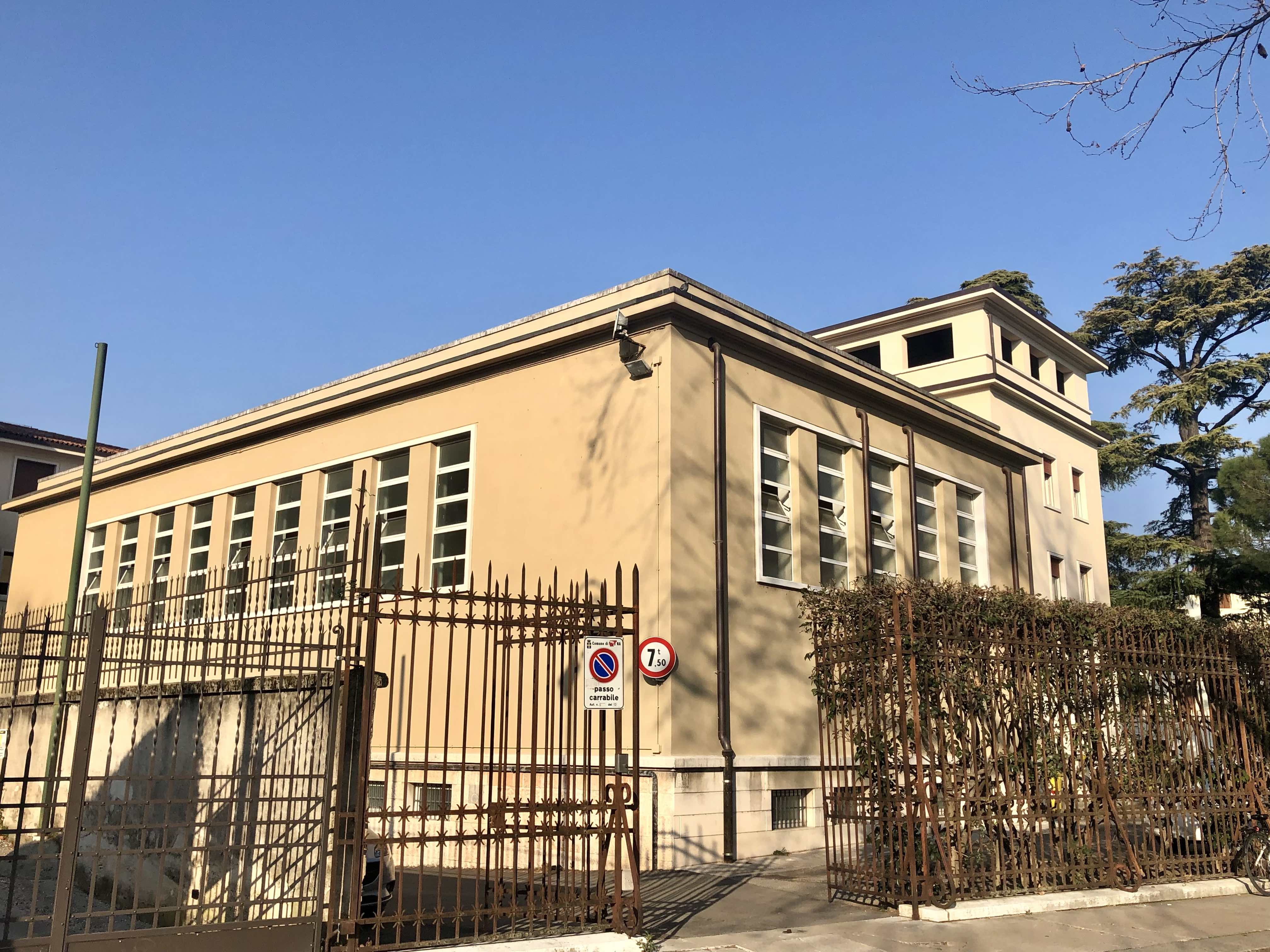 Vista da est della palestra