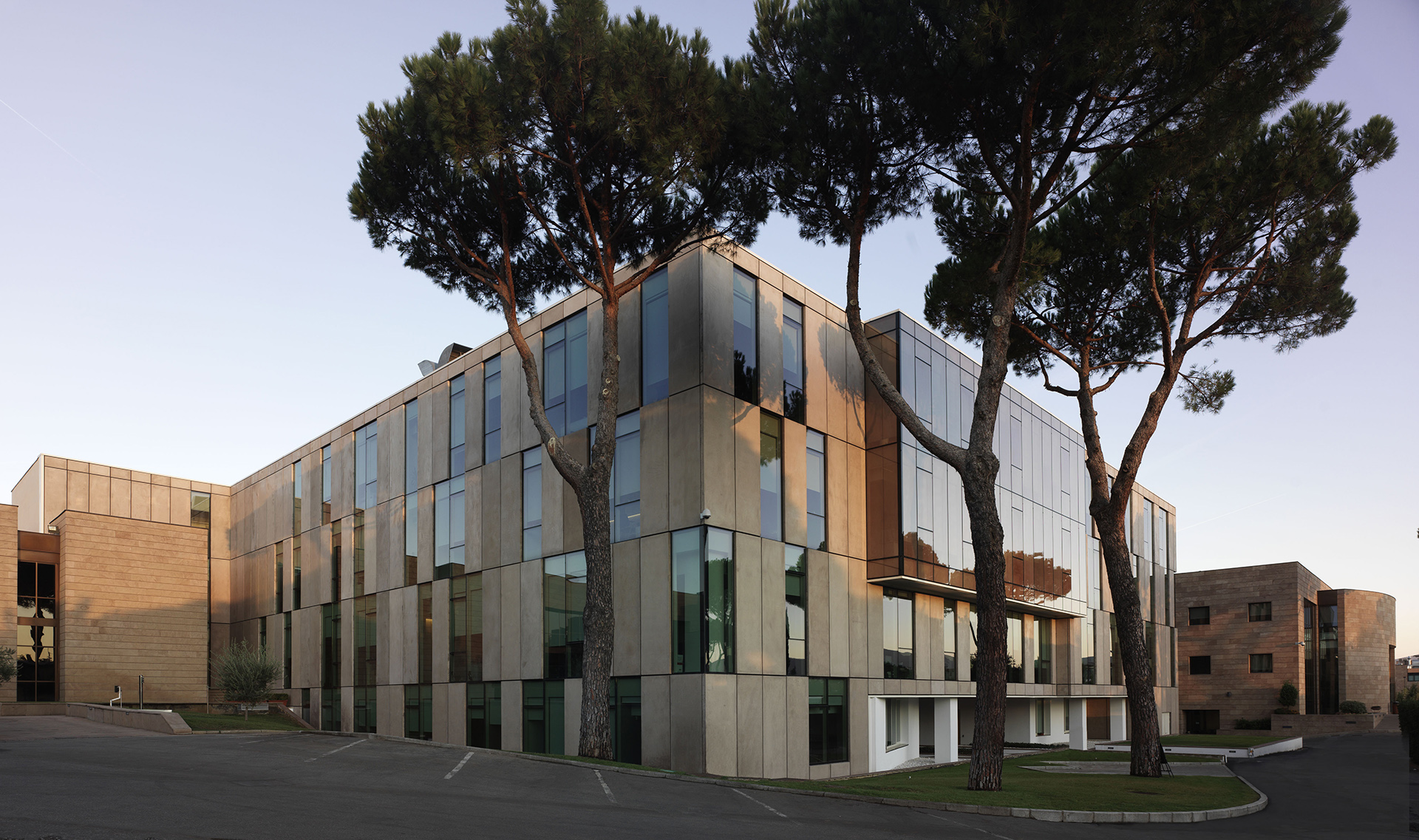 Scorcio prospettico fronte posteriore