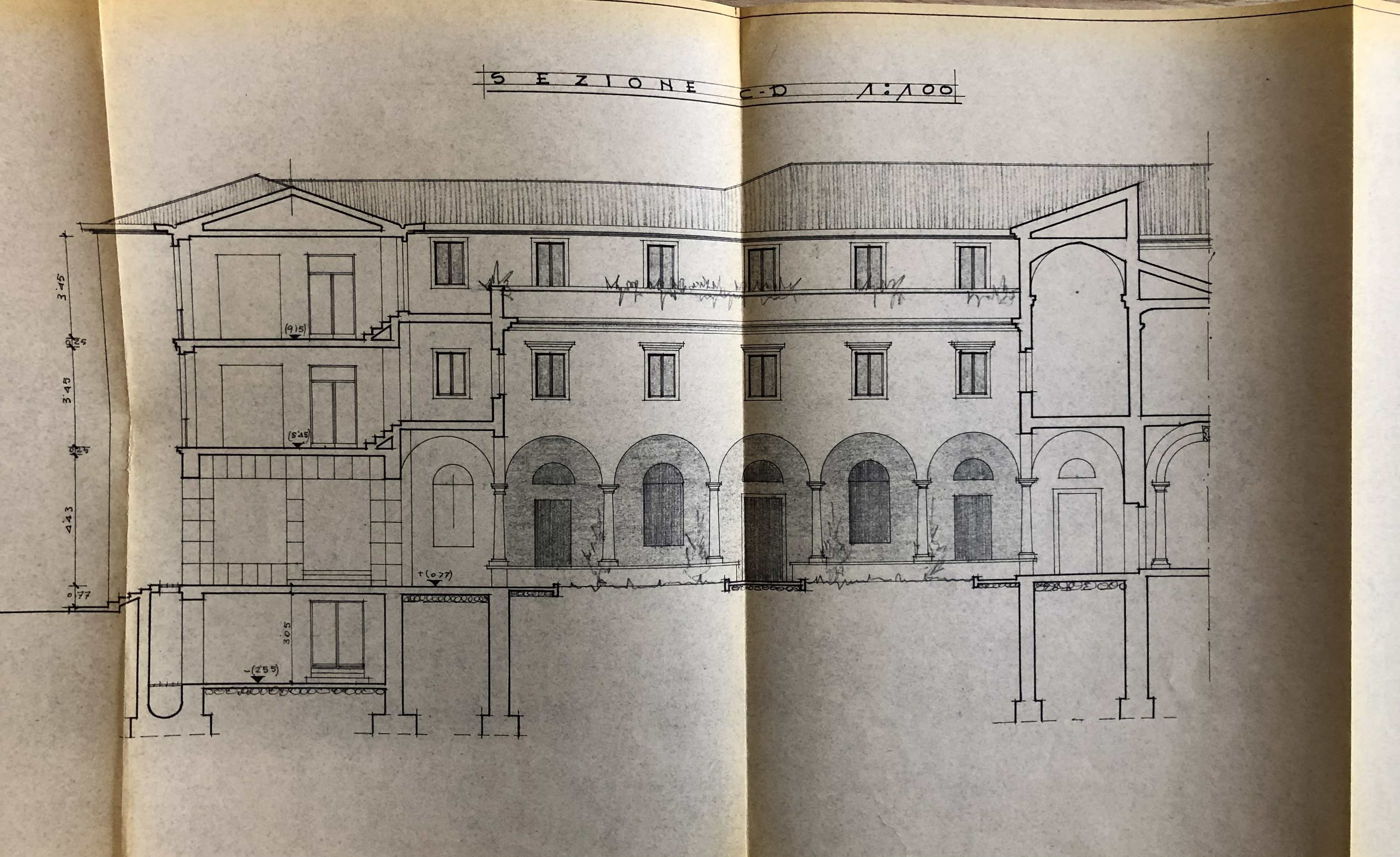 Sezione sul cortile principale