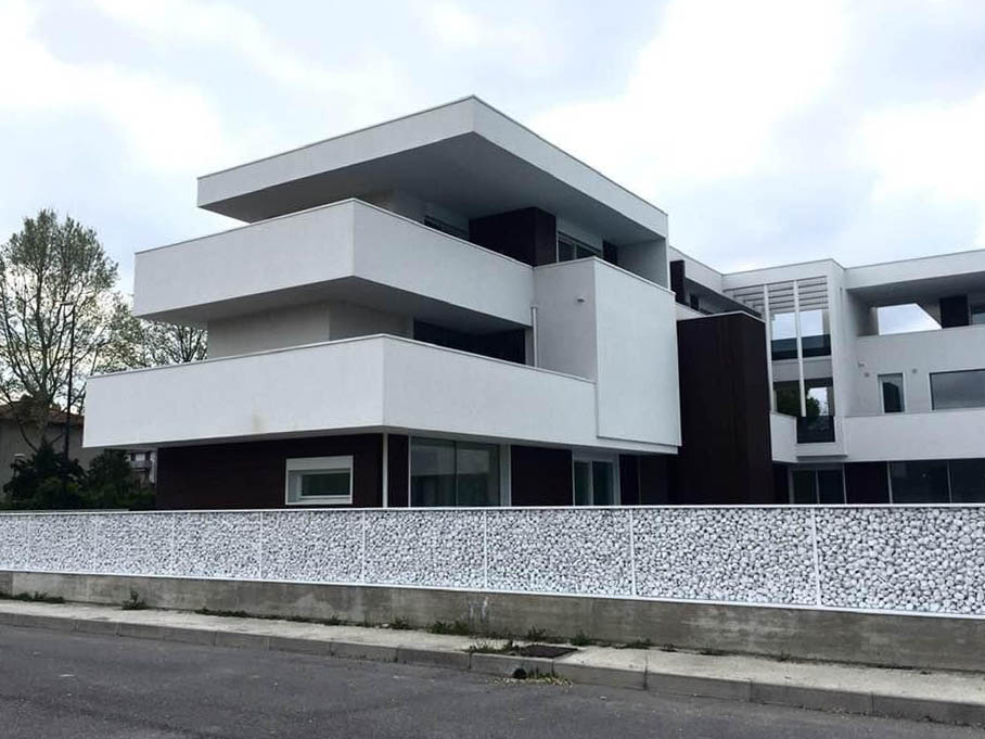 Vista esterni - fronte strada