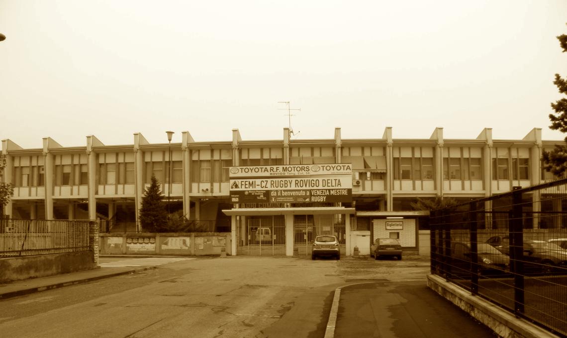 Vista della tribuna dall'esterno