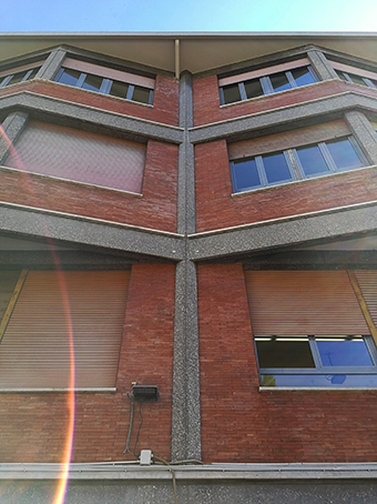 Vista del fronte su via Renella