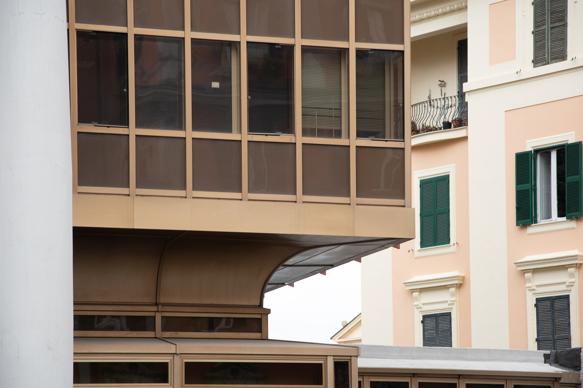 Dettaglio dell'aggetto del corpo centrale