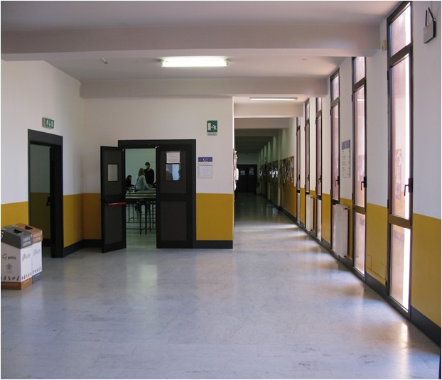 Vista  del corridoio intreno  