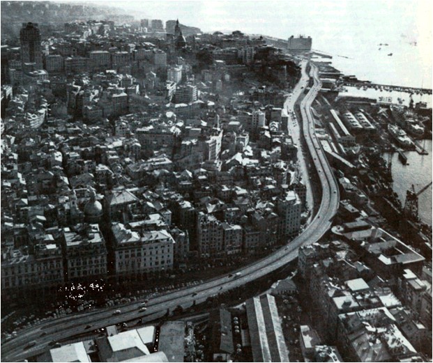 Foto della sopraelevata a pochi anni dalla realizzazione