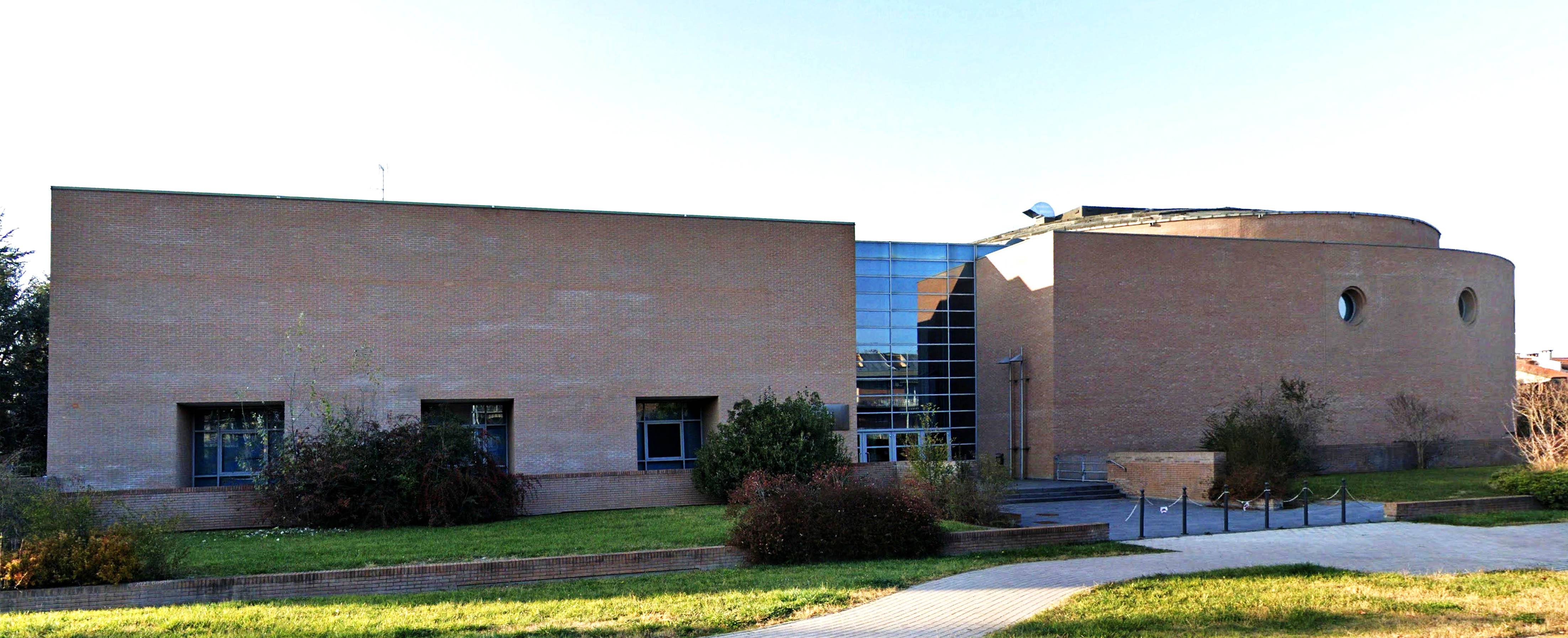 Vista esterni - fronte strada