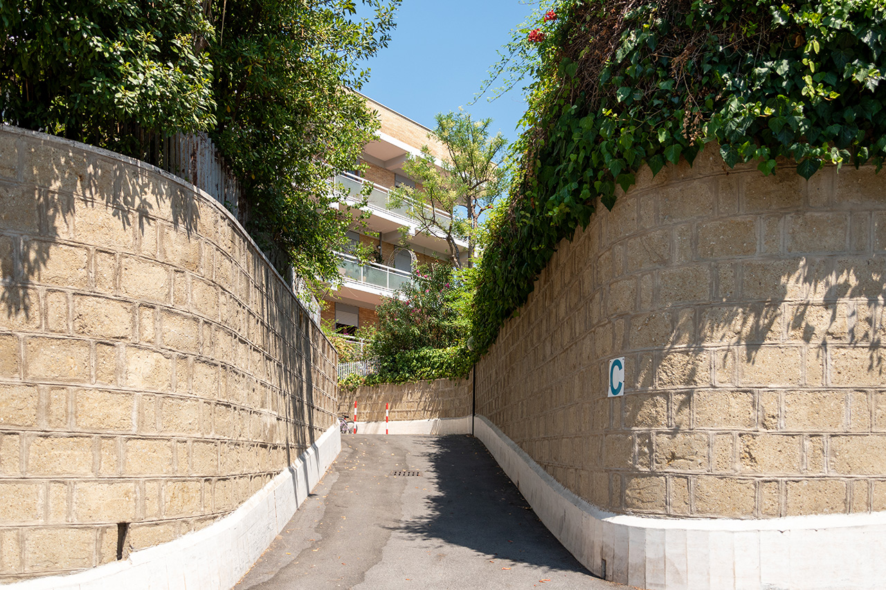 Viale d'ingresso carrabile