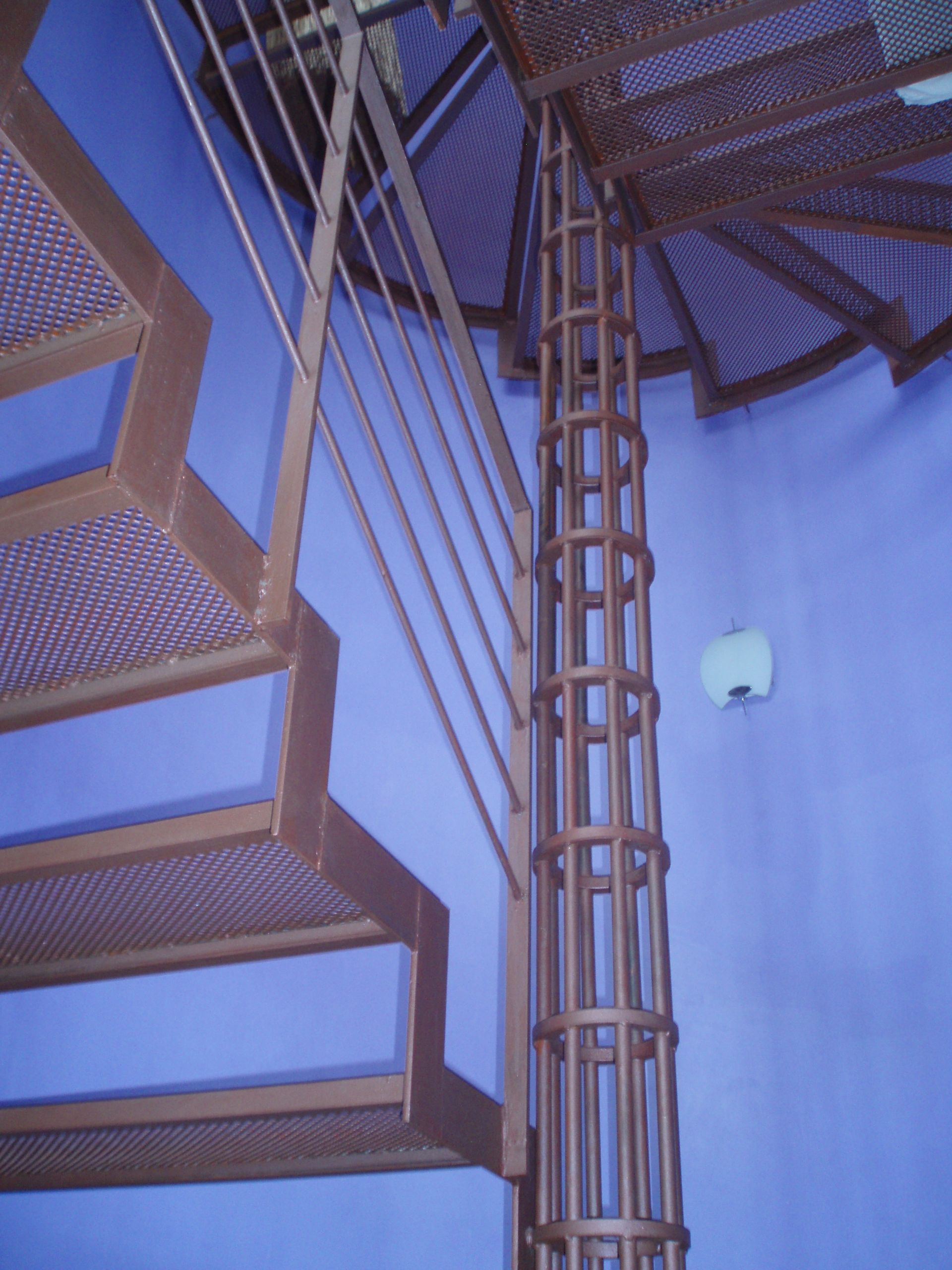 dettaglio scala di collegamento zona giorno - zona notte