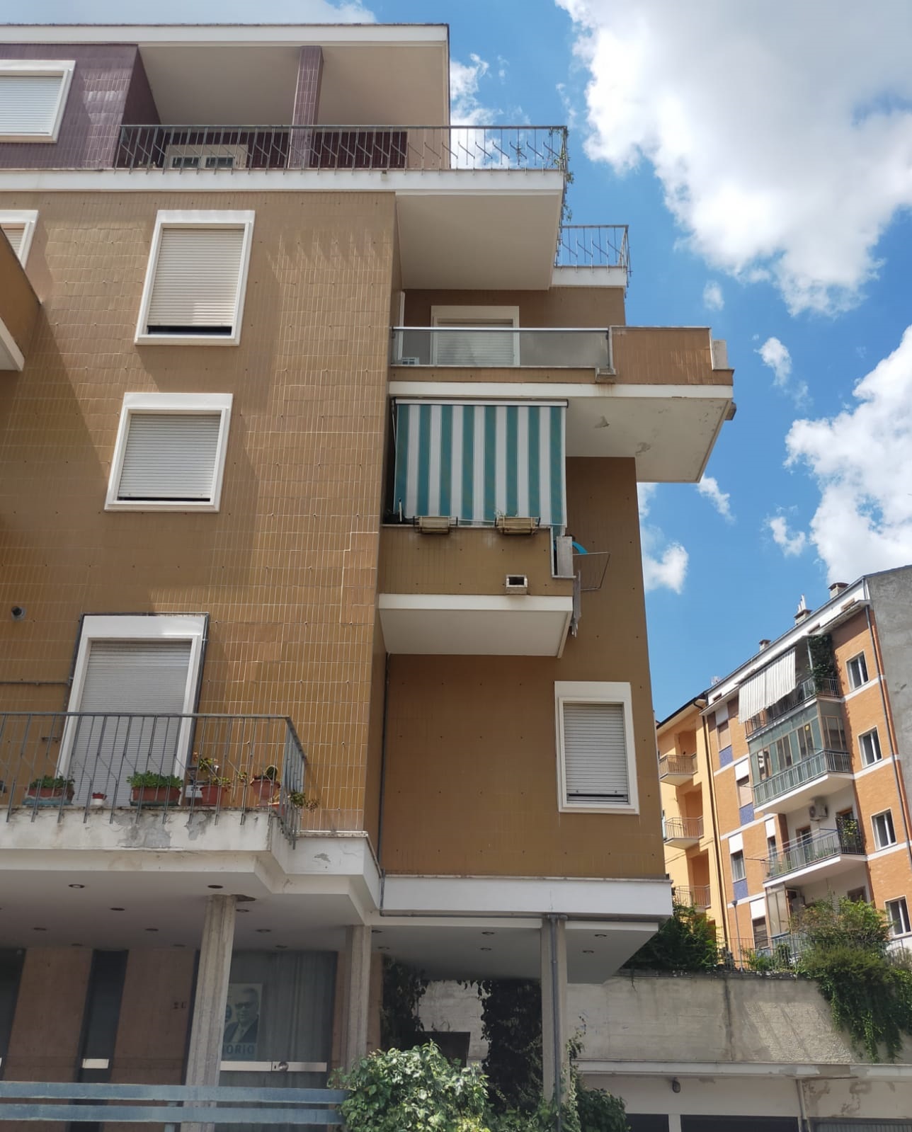 dettaglio aggetto balcone d'angolo