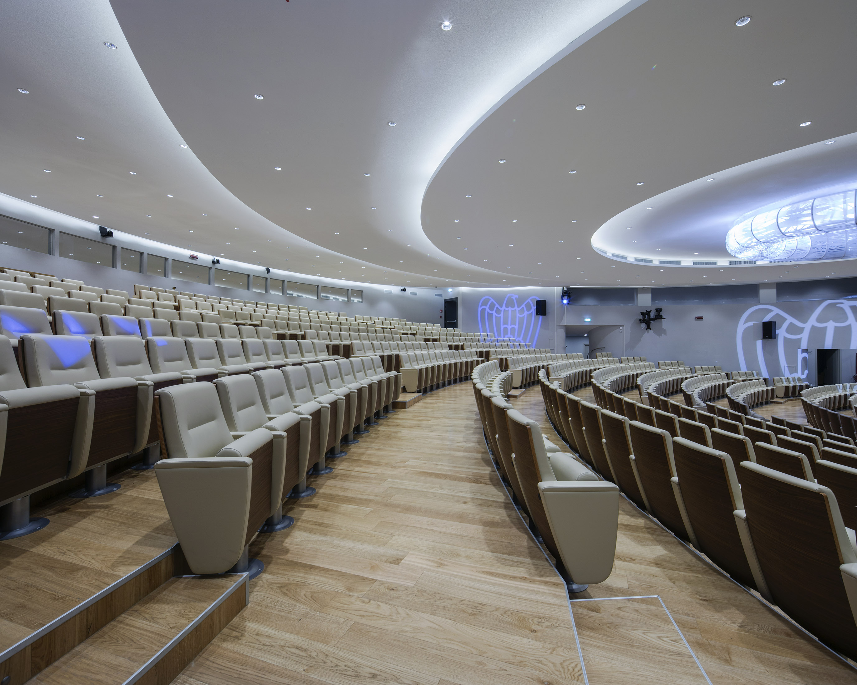 Vista interna dell'auditorium della Tecnica