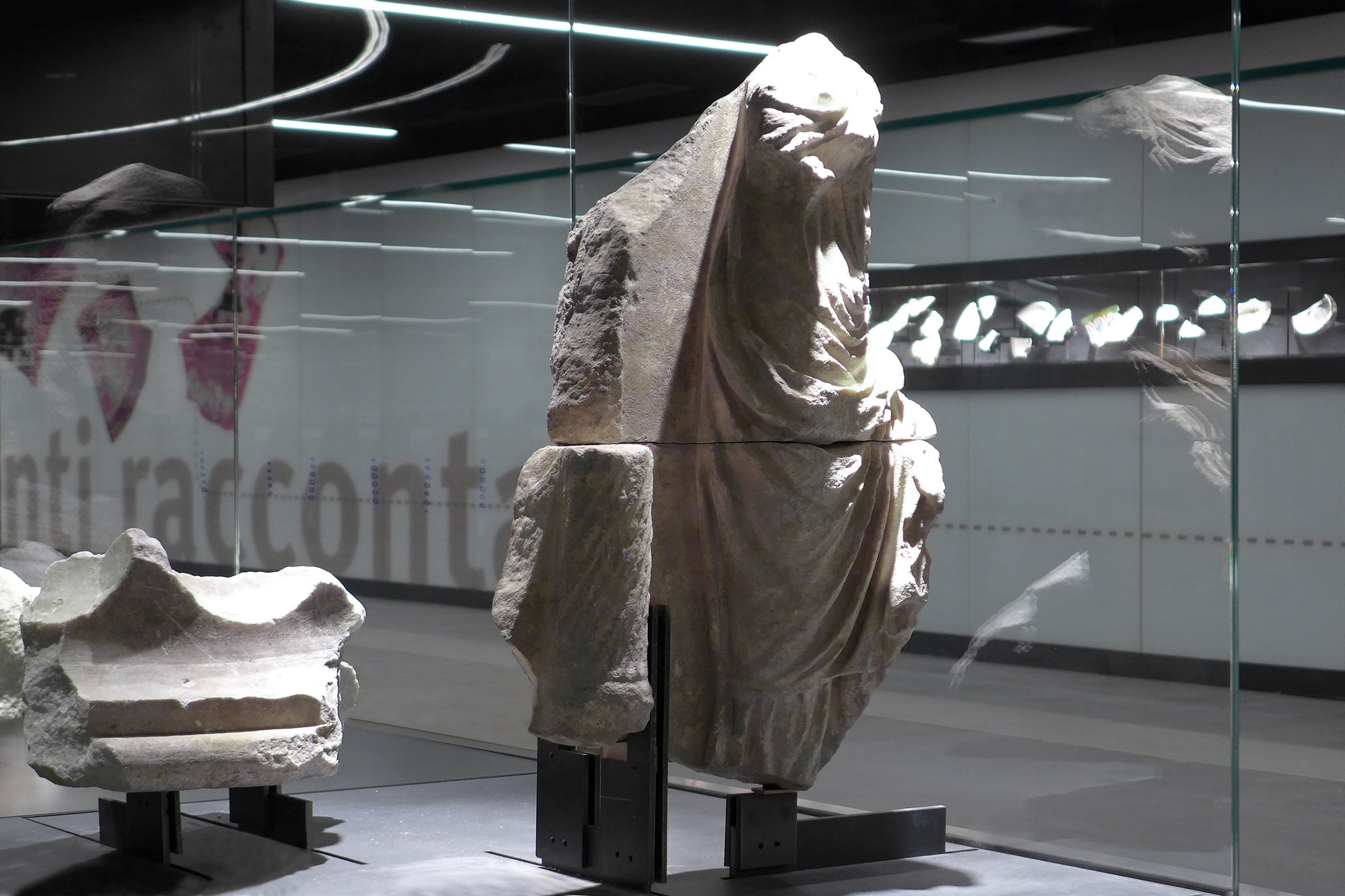 Particolare delle teche espositive