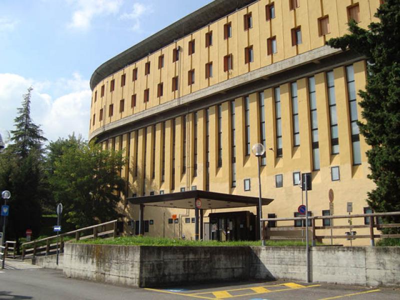 Veduta Nord-Est dell’ingresso all’ala destra dell’edificio