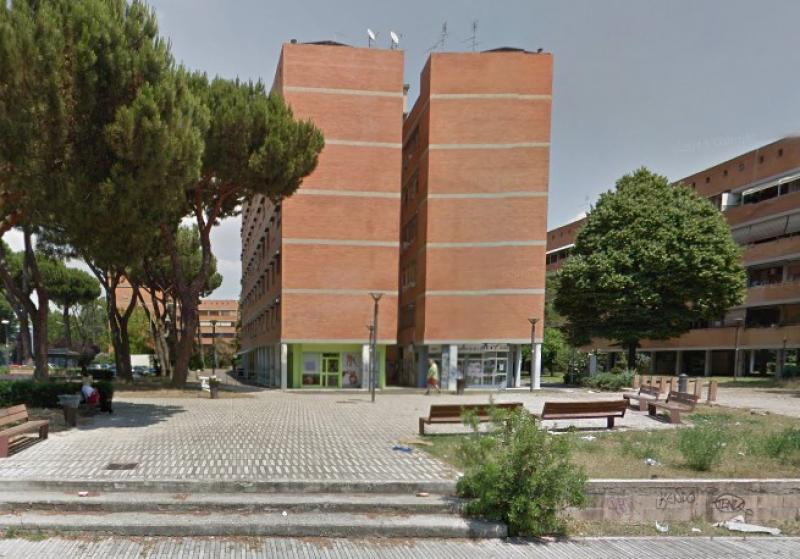 Testata del corpo doppio su piazza Vannetti Donnini