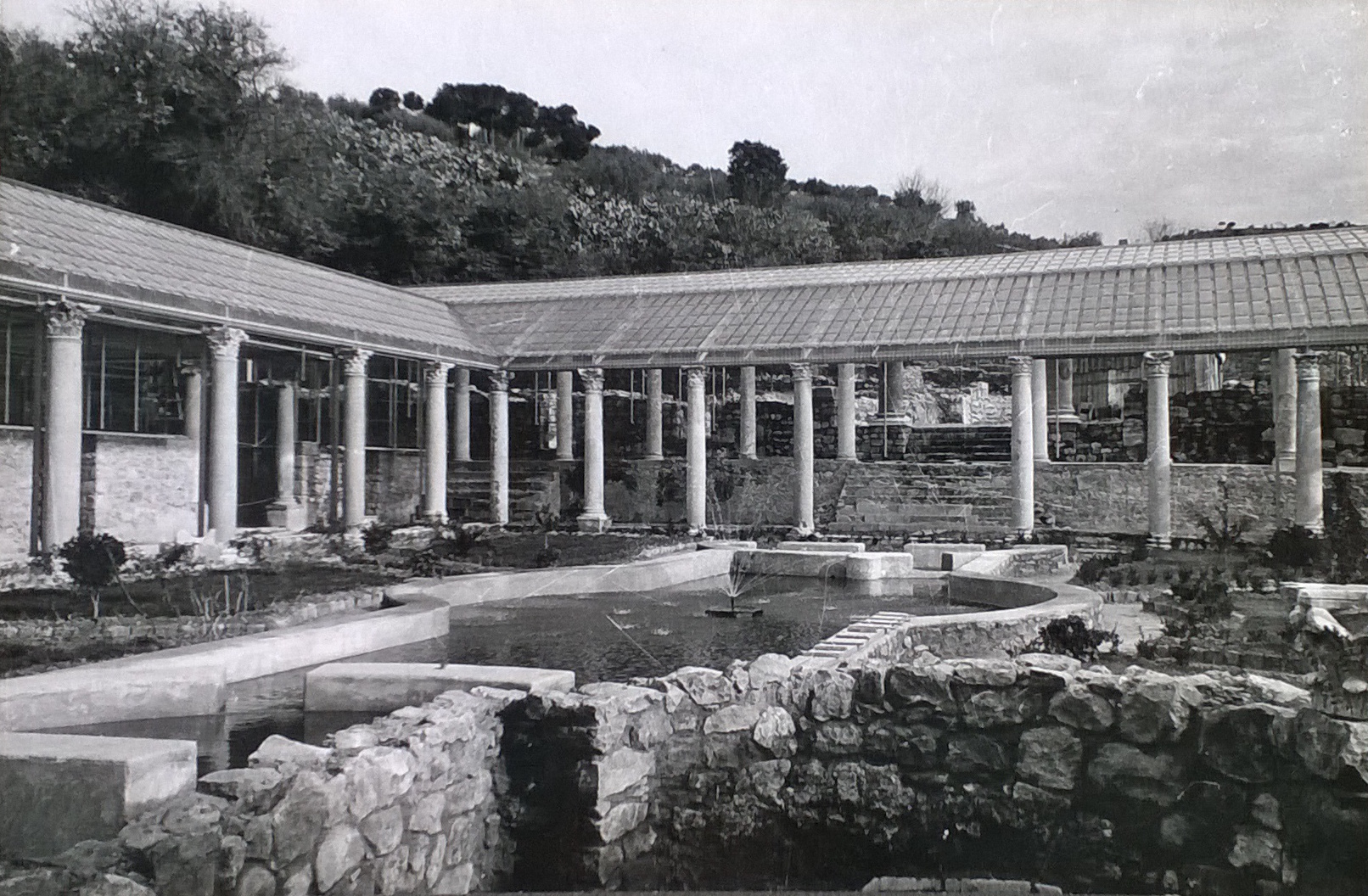 Veduta del peristilio con le nuove coperture 