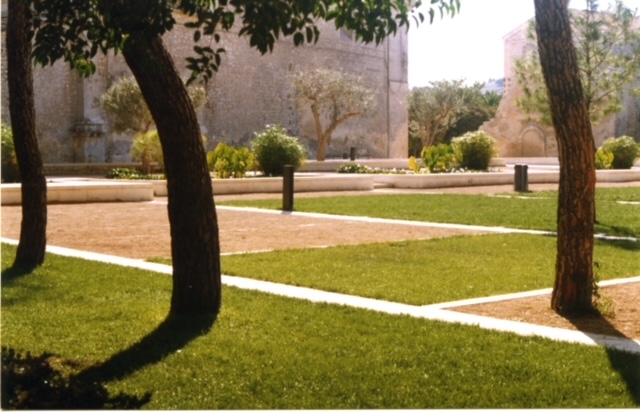  foto  dell'intervento appena completato, pavimentazione