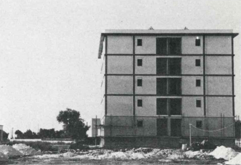 Immagine di un tipo edilizio quadrato a 4 appartamenti per piano