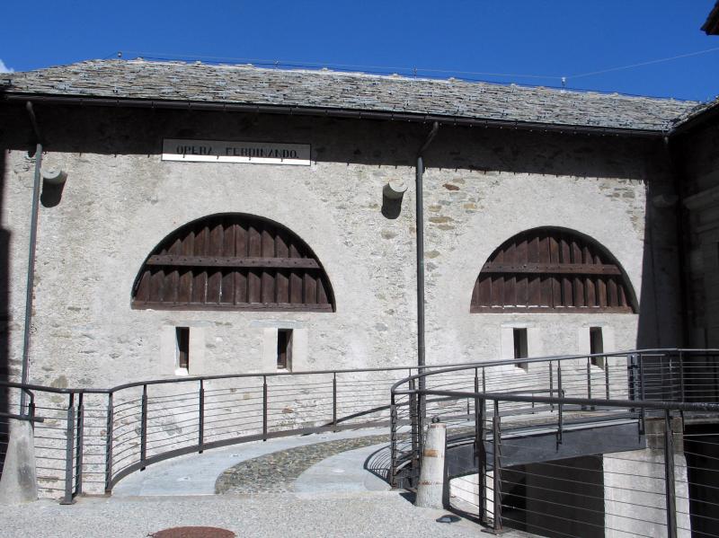 Le passerelle di accesso all'Opera Ferdinando
