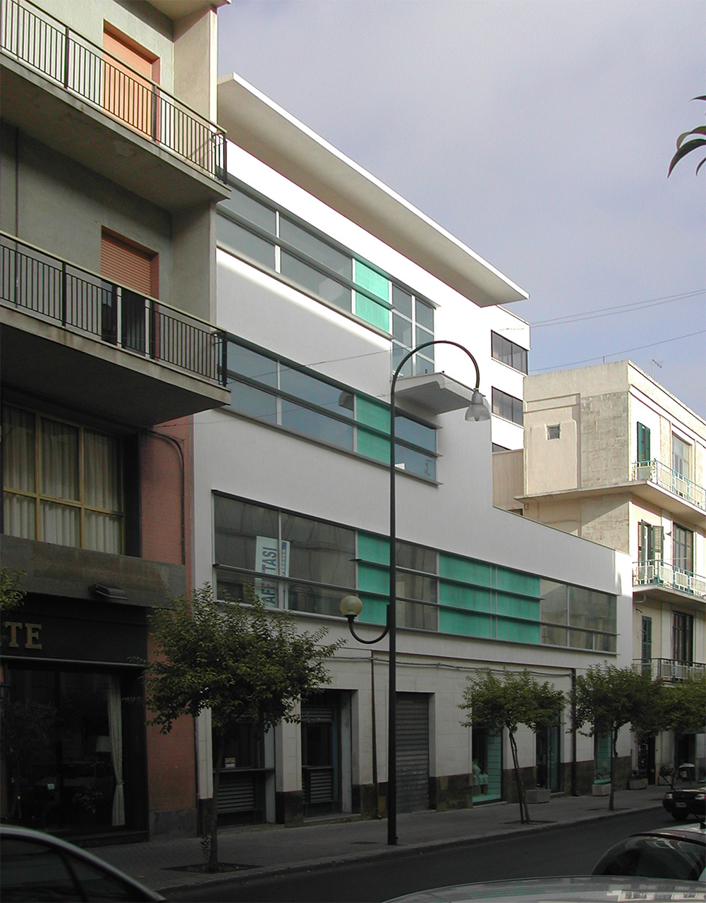 Fronte su Viale Tenente Lena